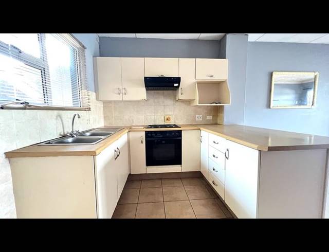 2 BEDROOM PROPERTY TO RENT IN CAVERSHAM GLEN